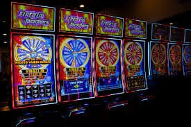 Tampilan layar aplikasi mobile intogel dengan menu navigasi dan opsi deposit
